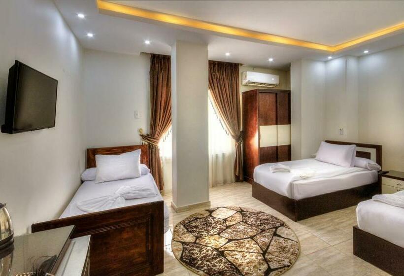 Comfort Triple Room, Tut Pyramids View