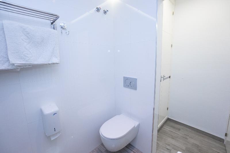 スタンダード４人部屋, Hostal Abril Nerja