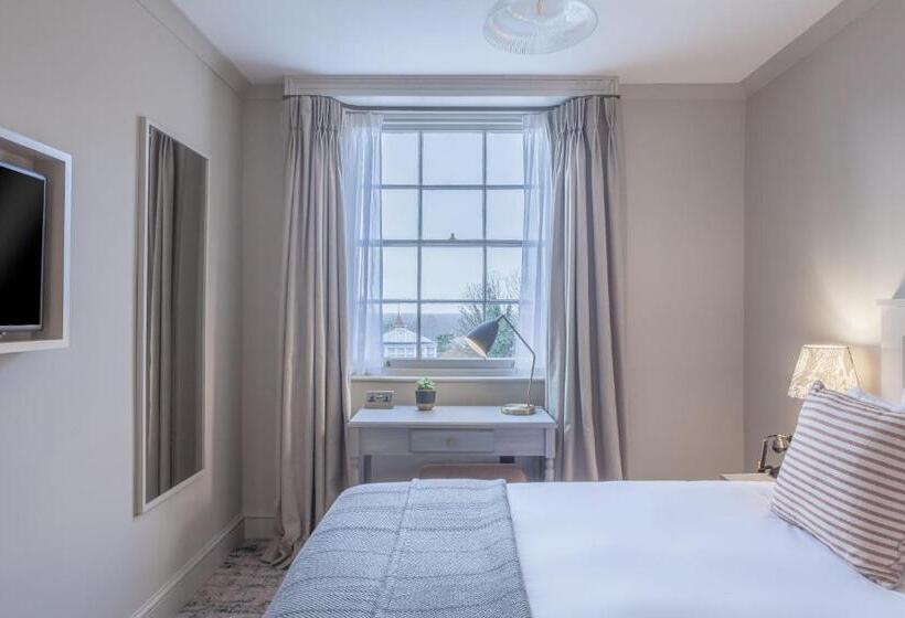 Номер Стандарт, Richmond Hill