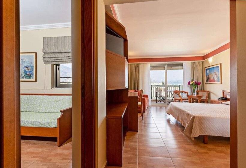 Семейный Номер, Hydramis Palace Beach Resort