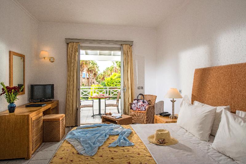 بانگلوی استاندارد, Annabelle Beach Resort