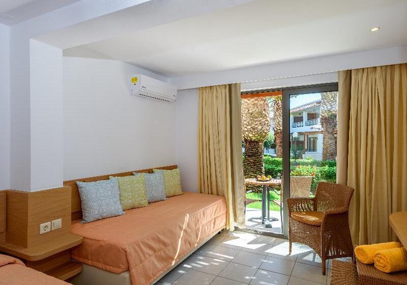 اتاق خانوادگی, Annabelle Beach Resort