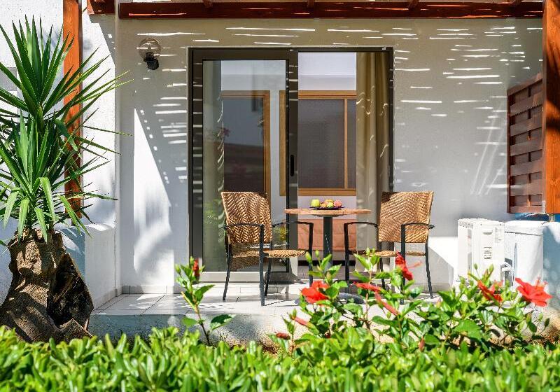 بانگلوی استاندارد, Annabelle Beach Resort