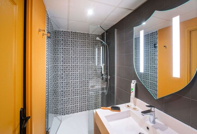 스탠다드 룸 더블 침대, Ibis Styles Carcassonne La Cité