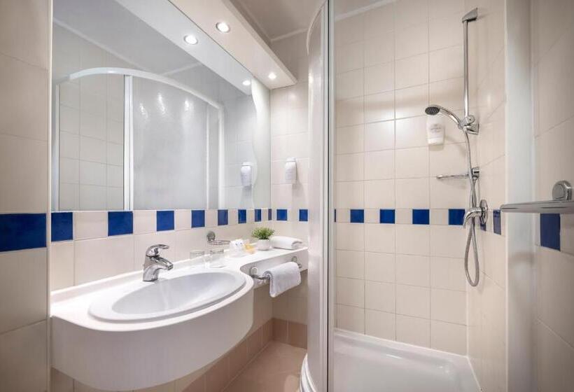 Habitación Superior con Balcón, Valamar Diamant