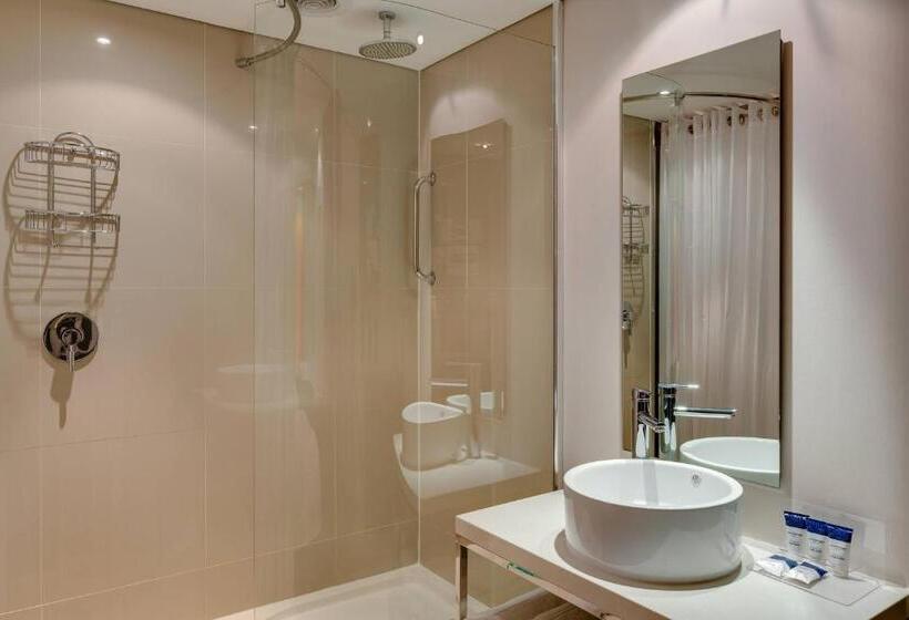 Апартаменты 2 Спальни, Protea Hotel Fire & Ice By Marriott Cape Town