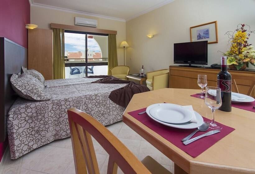 إستديو قياسى مطل على حمام السباحة, Aparthotel Paladim & Alagoamar
