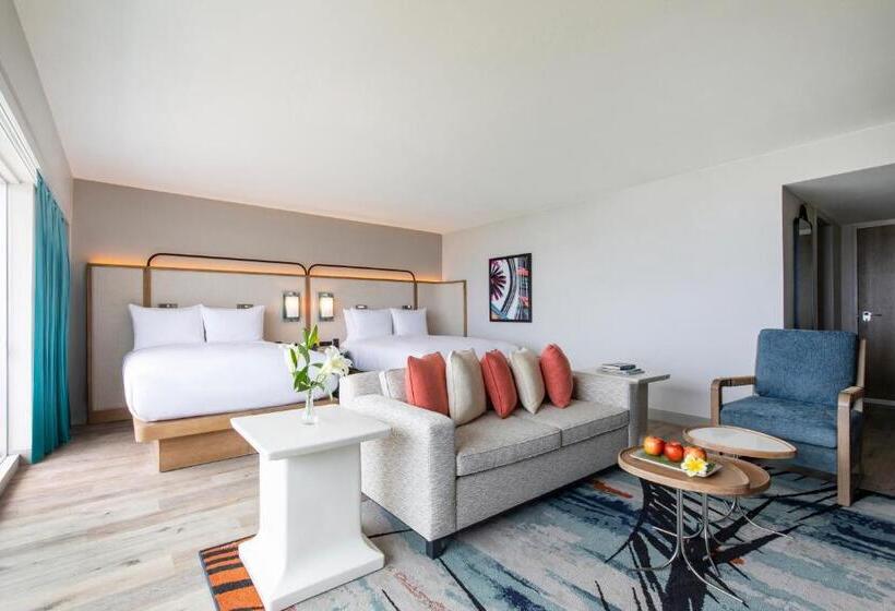 سوییت جونیور با چشم‌انداز دریا, Crowne Plaza Resort Guam