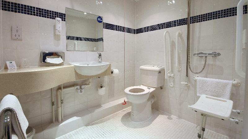 Номер Стандарт Адаптированный для Инвалидов, Holiday Inn Express Nuneaton, An Ihg