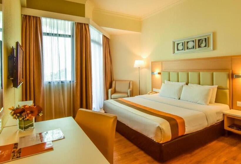اتاق لوکس با تخت بزرگ, Hompton By The Beach Penang
