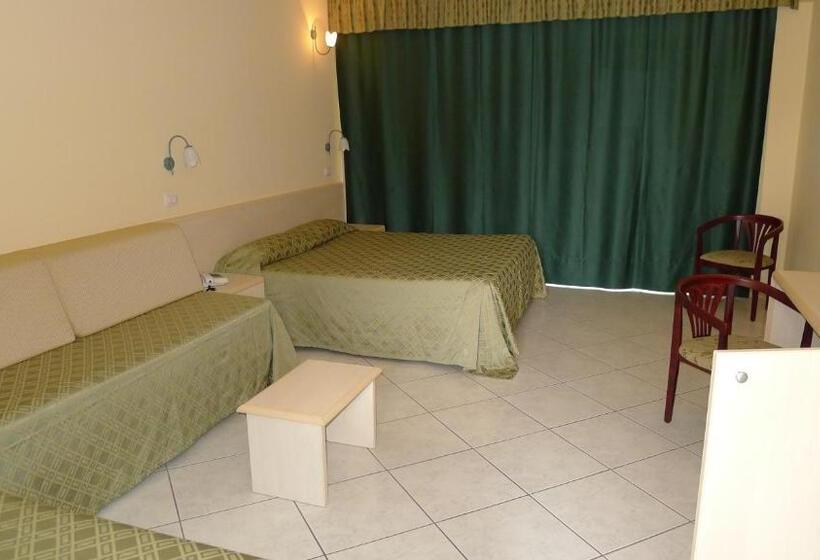 Номер Стандарт Трехместный, King S House Hotel Resort