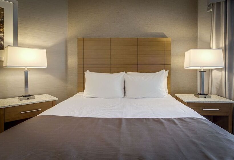 חדר סטנדרט מיטה זוגית, Monte Carlo Inn Vaughan Suites