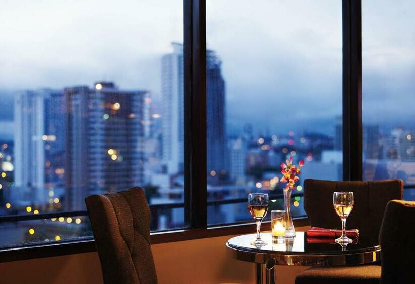 Номер Клуб Кровать Кинг, Sheraton Grand Panama