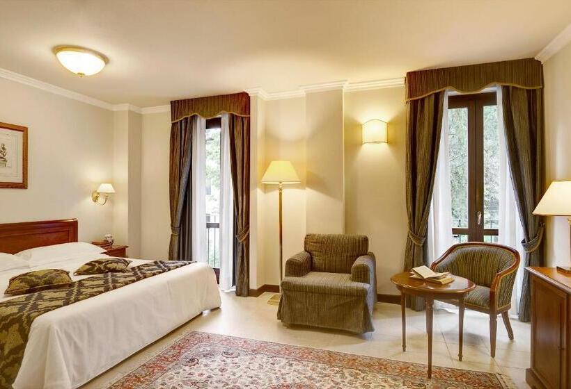 Полулюкс, Villa Cattani Stuart Xvii Secolo