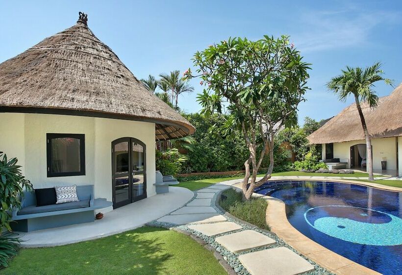 Вилла 3 Спальни с Бассейном, Impiana Private Villas Seminyak