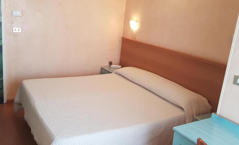 اتاق استاندارد یک نفره, Britannia Rimini Marina Centro