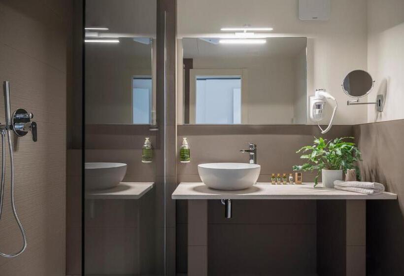 اتاق لوکس چهار تخته, Giardino Suites&spa