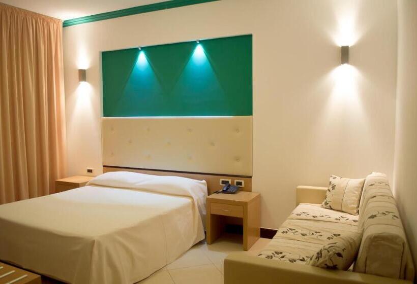 اتاق استاندارد سه تخته با بالکن, Park Hotel Tyrrenian