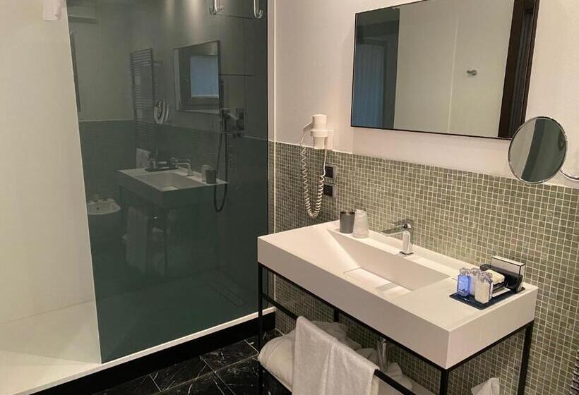 Полулюкс, Postumia Hotel Design