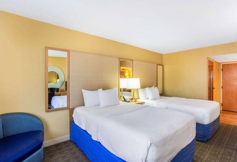 Номер Стандарт 2 Двуспальные Кровати, La Quinta By Wyndham Sarasota Downtown