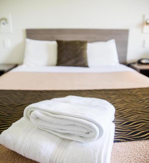 Номер Стандарт, Lilac City Motor Inn & Steakhouse