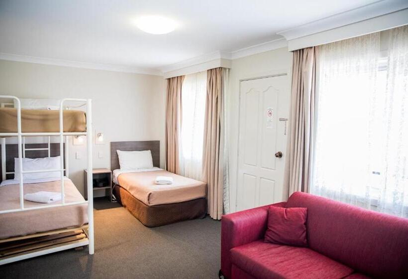 Люкс 2 Спальни, Lilac City Motor Inn & Steakhouse