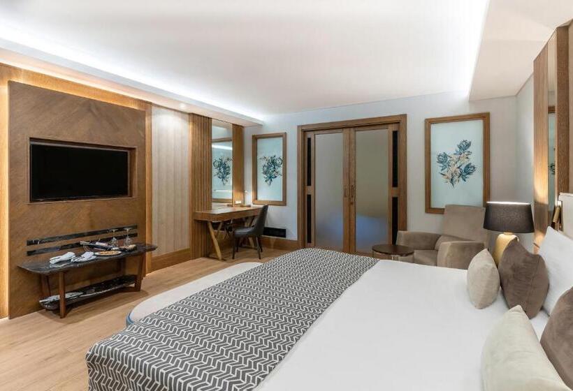 Номер Deluxe Вид на Бассейн, Susesi Luxury Resort