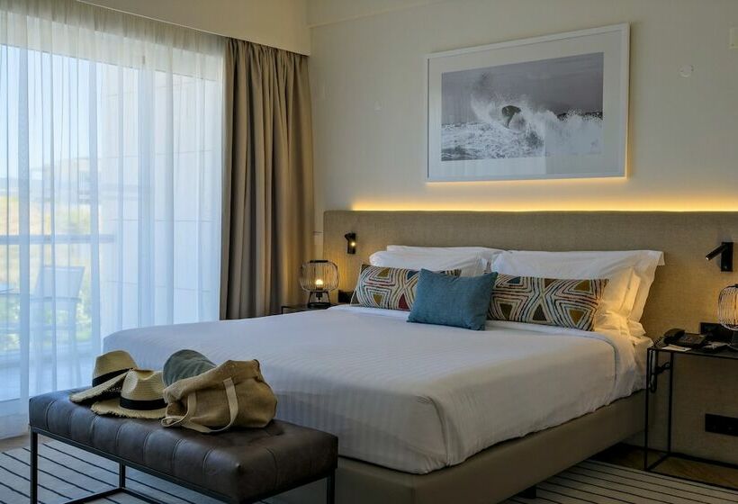 اتاق پرمیوم با چشم‌انداز دریا, Crowne Plaza Caparica Lisbon