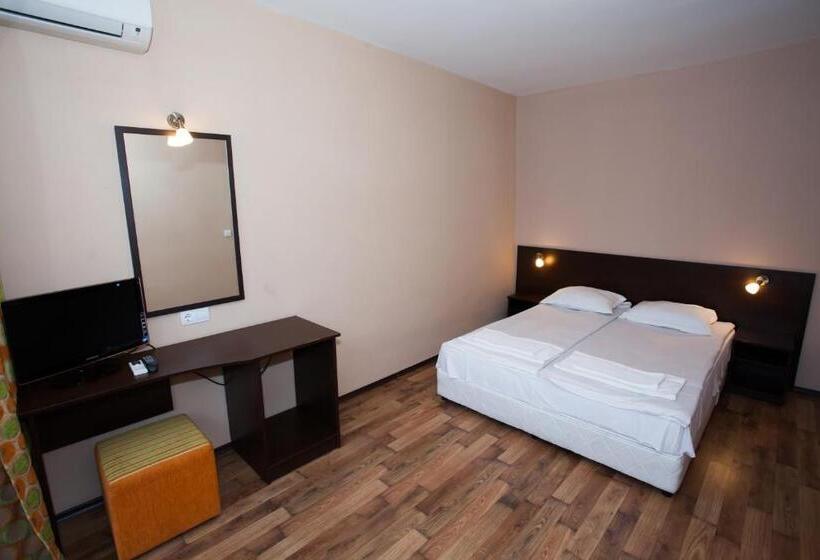 サイドシービューファミリールーム, Bisser Hotel   Free Parking   Free Pool Access