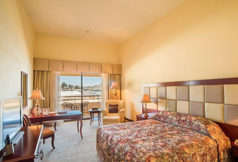 Номер Deluxe, Grand Hotel Excelsior
