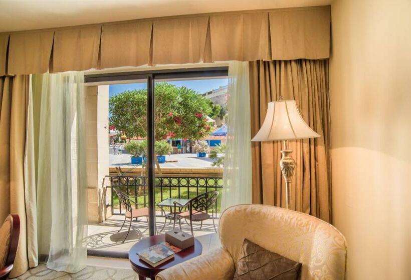 Семейный Номер, Grand Hotel Excelsior