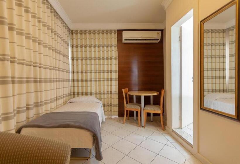اتاق لوکس سه تخته, Tri Hotel Executive Criciúma