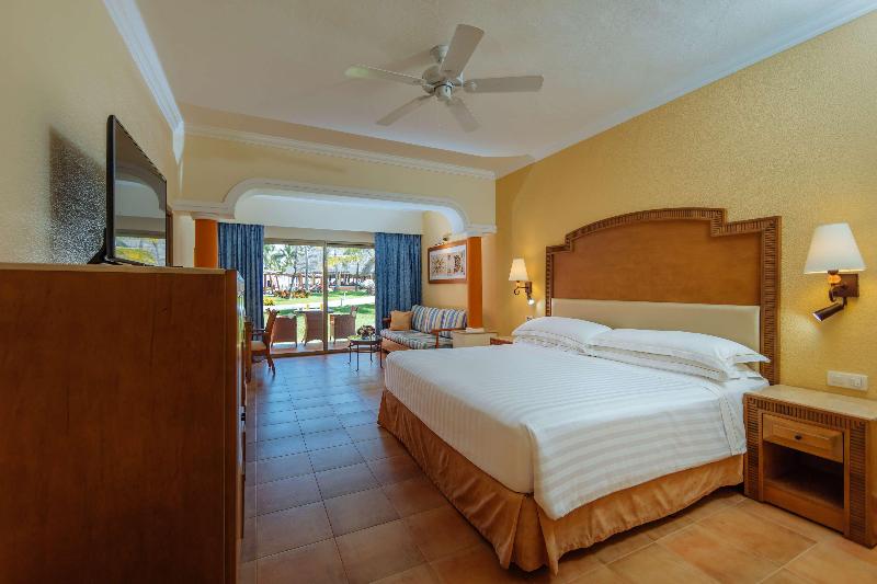 带海景的高级小型套房, Barcelo Maya Tropical  All Inclusive