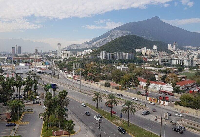 スイート, Courtyard Monterrey San Jeronimo