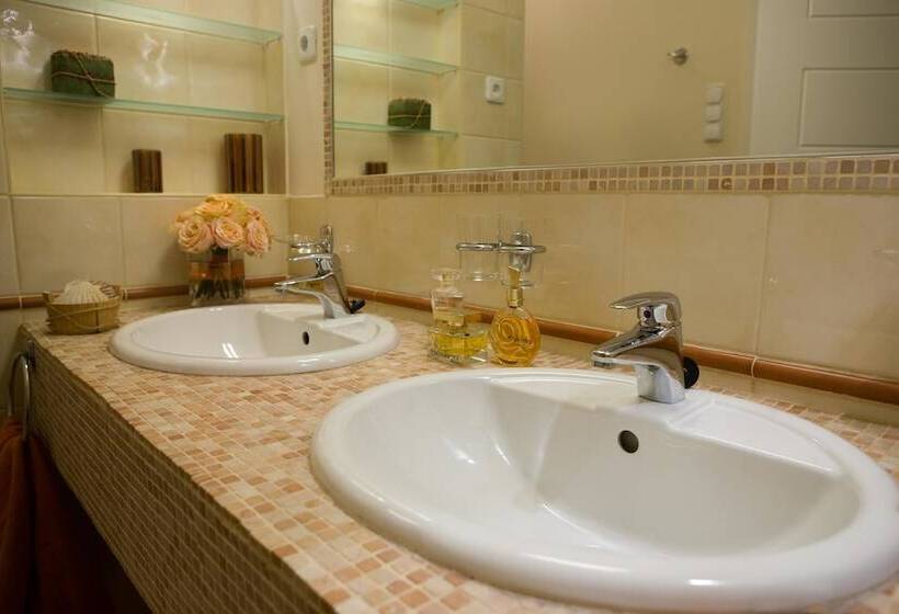 Люкс, Mamaison Residence Izabella Budapest