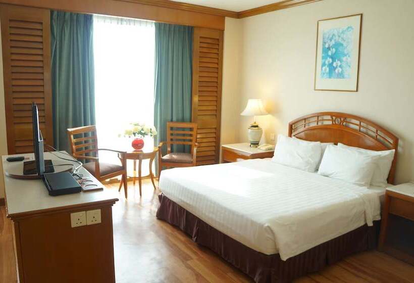 주니어 스위트, Sabah Oriental