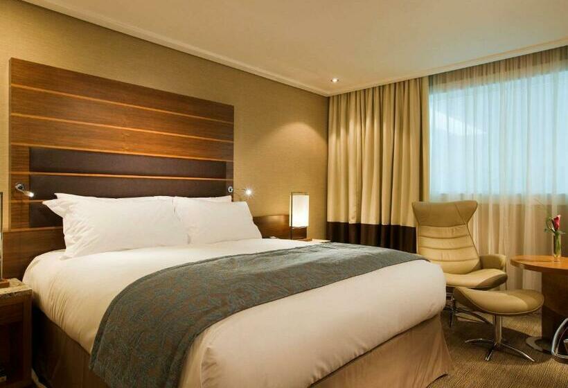 Номер Классика Двуспальная Кровать, Sofitel London Heathrow