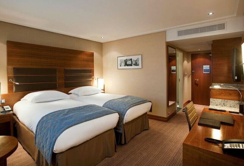 Номер Superior, Sofitel London Heathrow