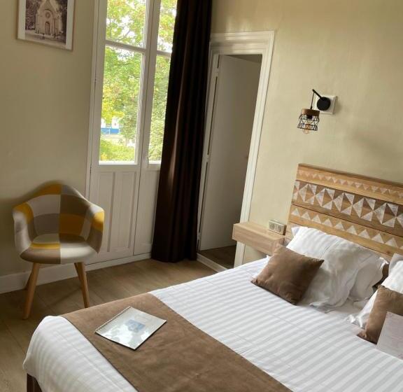 Номер Стандарт Вид на Сад, Logis Hôtel  Restaurant Le Relais Guillaume De Normandy