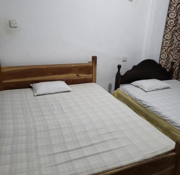 Семейный Номер Deluxe, Tharuka Rest Inn