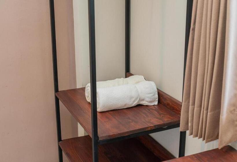 اتاق لوکس, Urbanview Hotel Bubusini Batu By Reddoorz