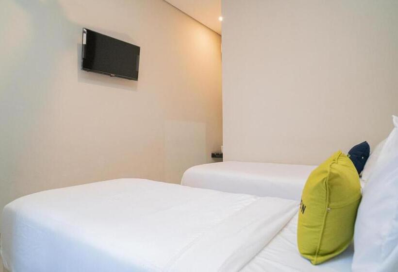 اتاق لوکس, Urbanview Hotel Bubusini Batu By Reddoorz