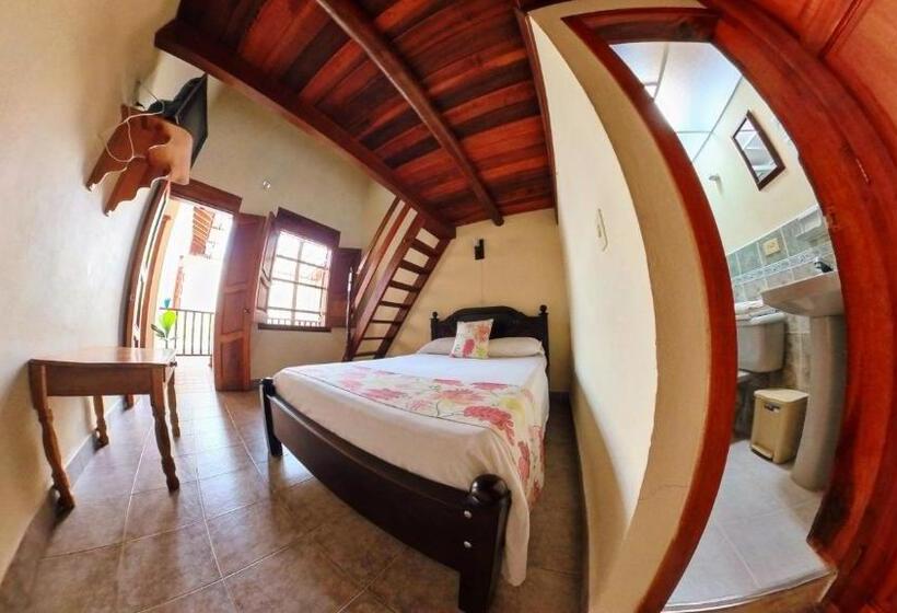 Четырехместный Номер Стандарт, La Casa De Las Flores Hostal