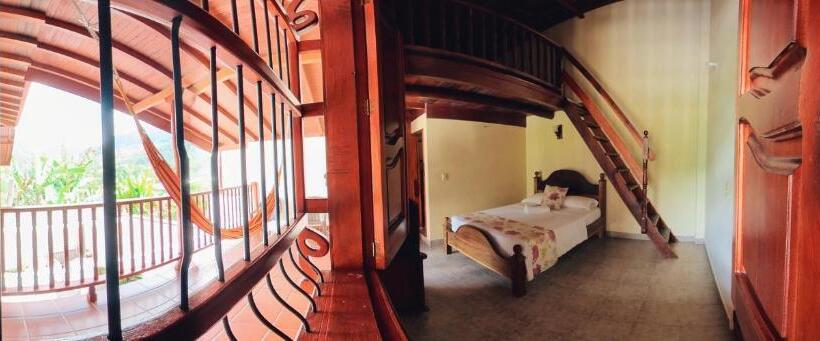 Семейный Номер, La Casa De Las Flores Hostal