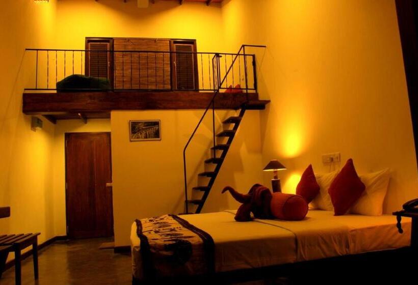 اتاق لوکس, Rowinrich Cottages