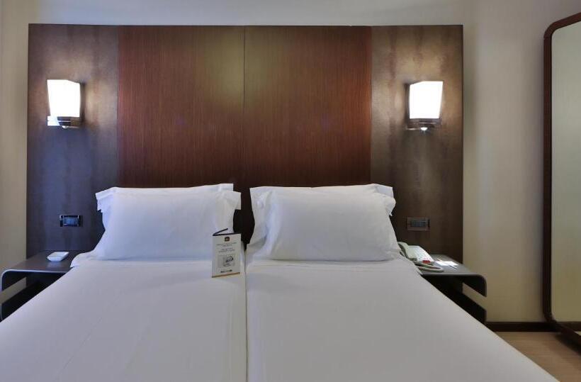 Номер Стандарт, Best Western Hotel Goldenmile Milan