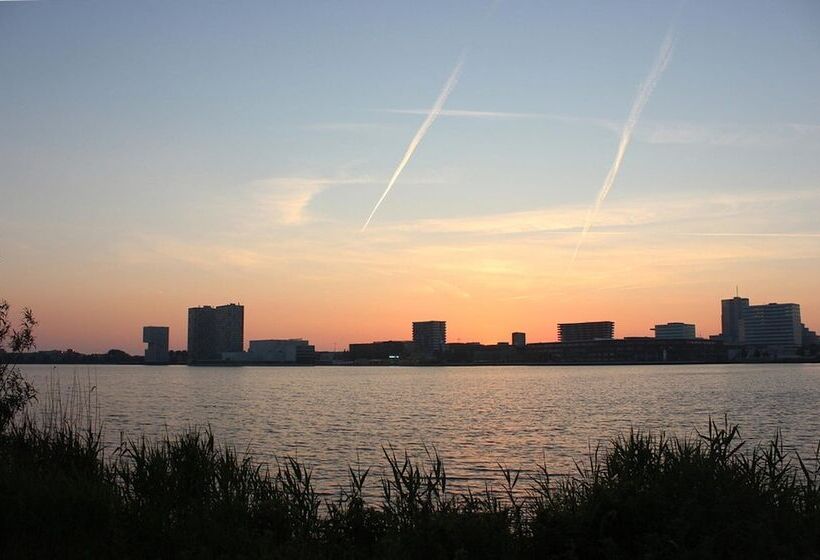 Семейный Номер, Leonardo Hotel Almere City Center