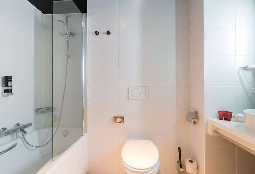 Семейный Номер, Leonardo Hotel Almere City Center