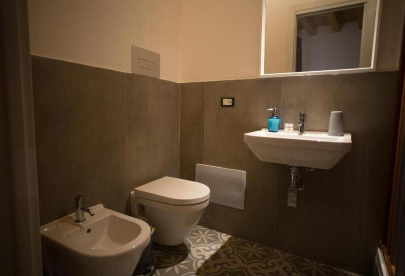 ベーシックトリプルルーム, B&b Kolymbetra