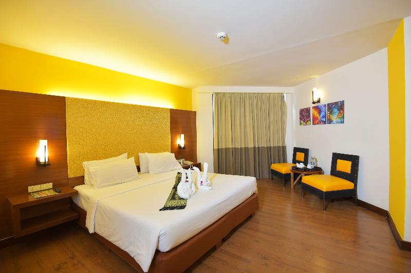 Номер Deluxe, The Seasons Pattaya   Sha Plus Certified